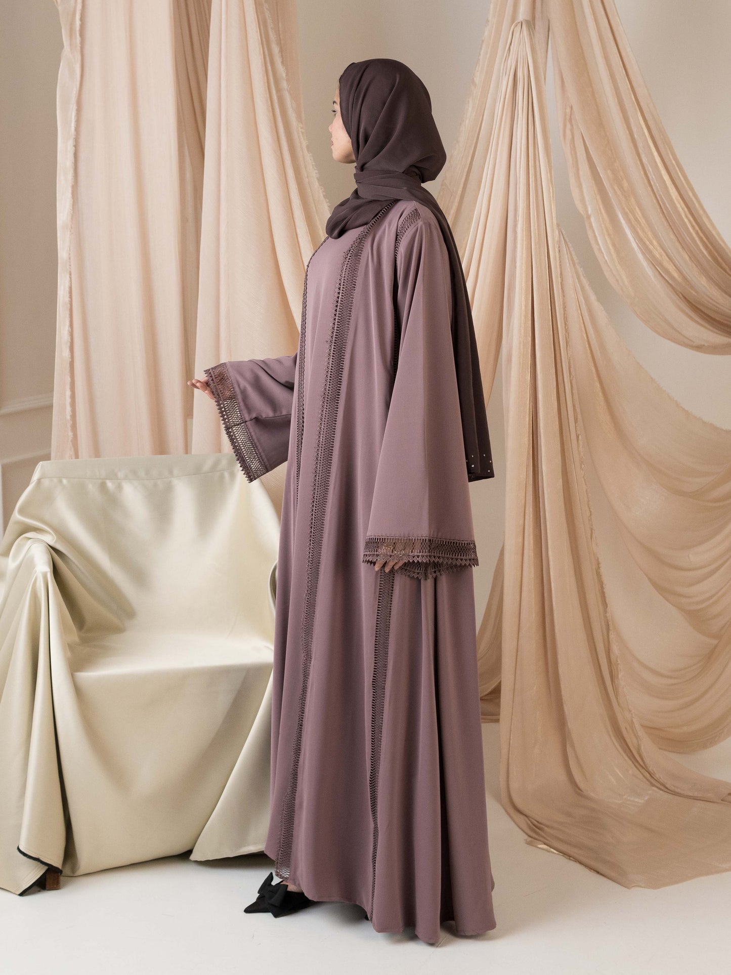 Falak Lace Two-Piece Abaya - Mauve