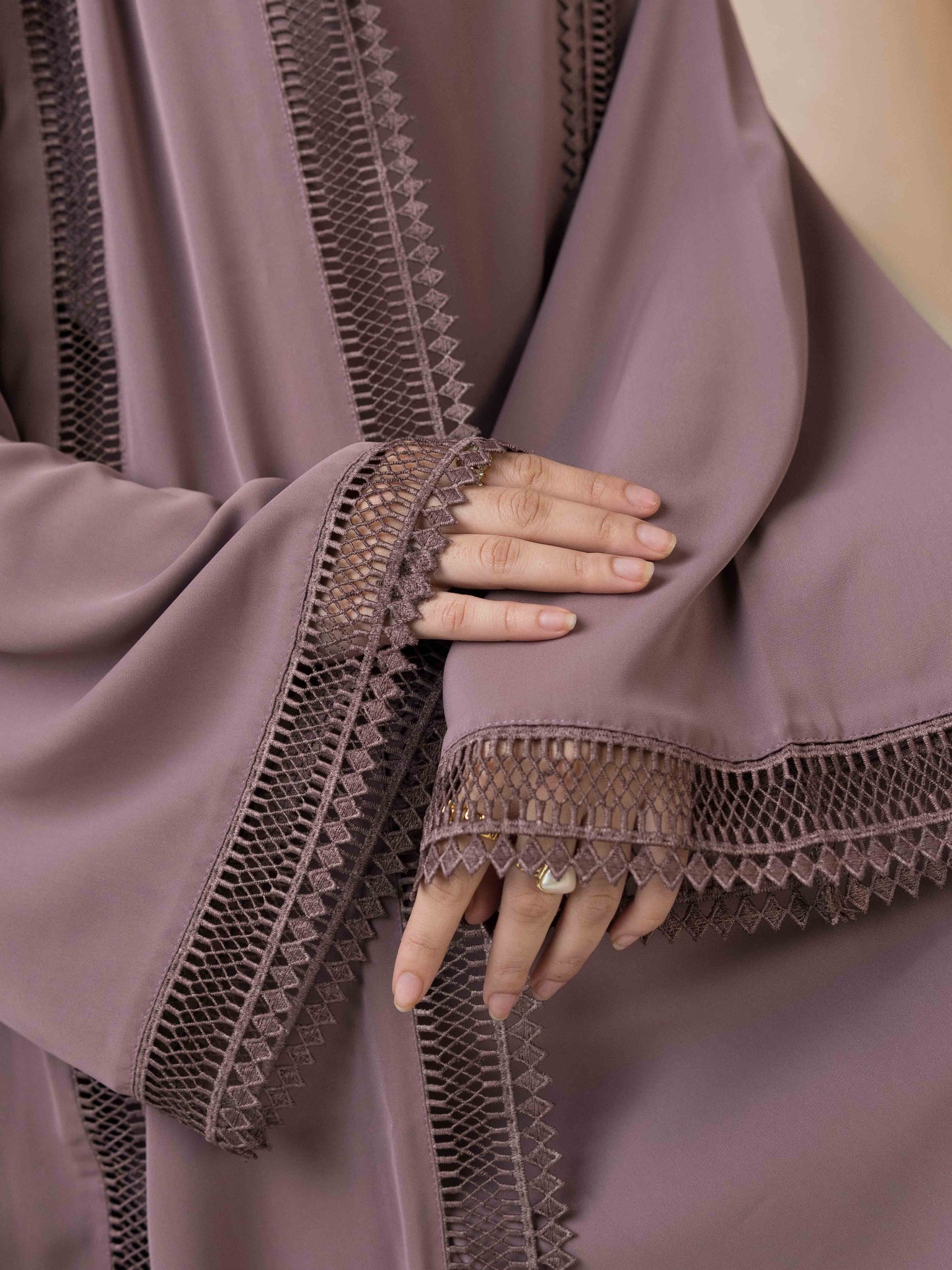 Falak Lace Two-Piece Abaya - Mauve