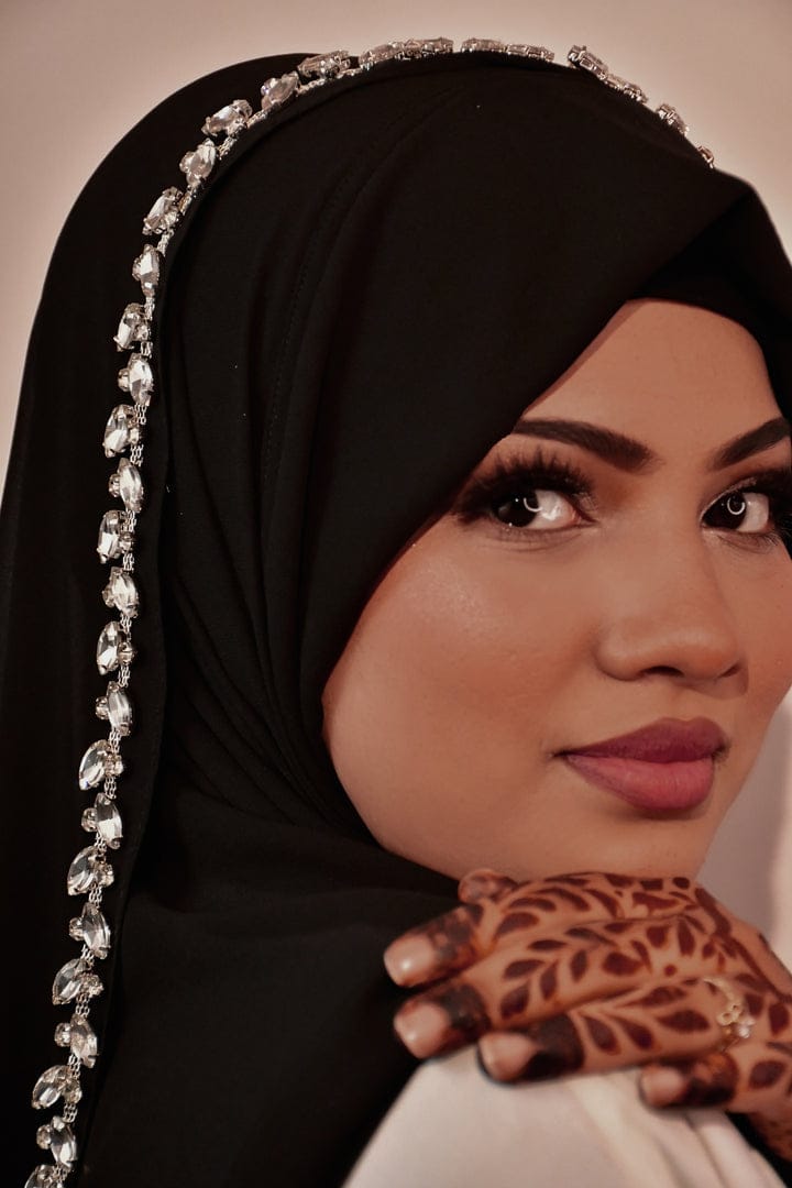 “Buy fancy stone hijab for women in Pakistan. Soft chiffon hijab with shiny stones. Perfect for Eid, parties, and daily wear. Shop online at SavvyShopz.”