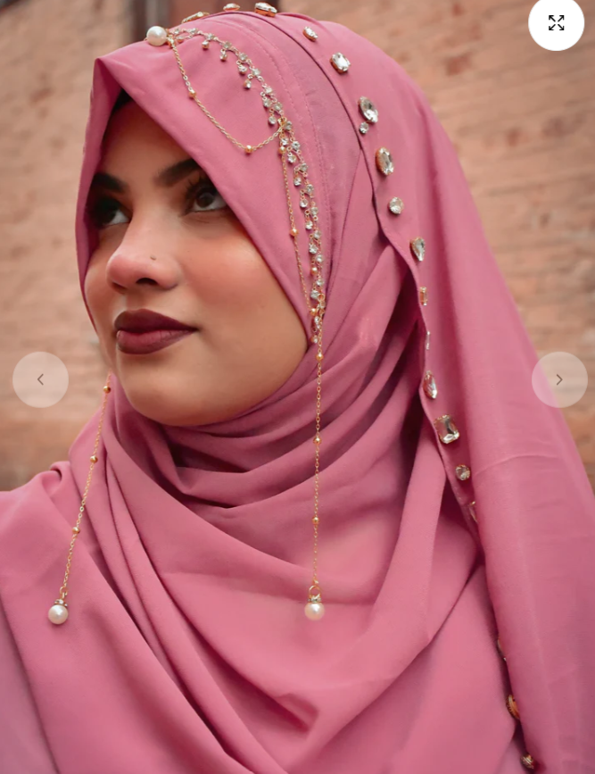 Habibi Queen Hijab: Ready-to-Wear Instant Hijab with Embellished Chain Detailing