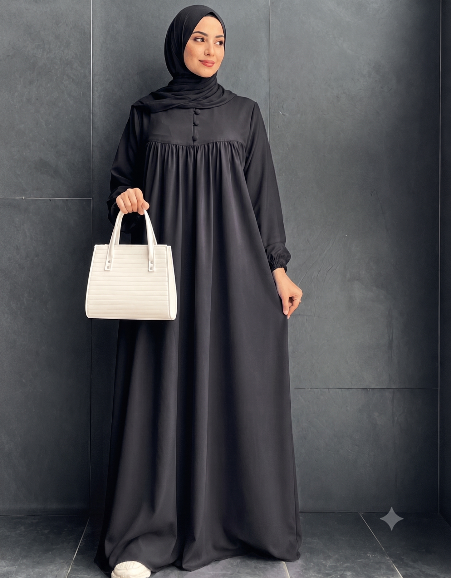 *Flowy Maxi Abaya*