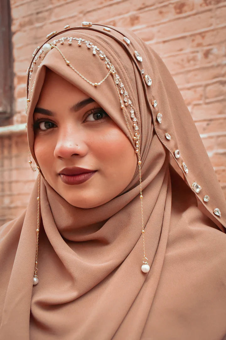 Habibi Queen Hijab: Ready-to-Wear Instant Hijab with Embellished Chain Detailing