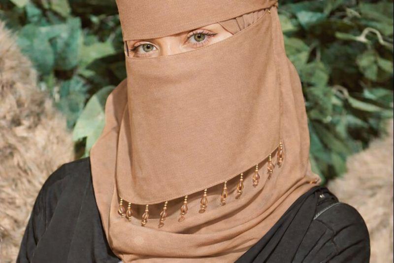 Half Square Shape Naqab with Lace