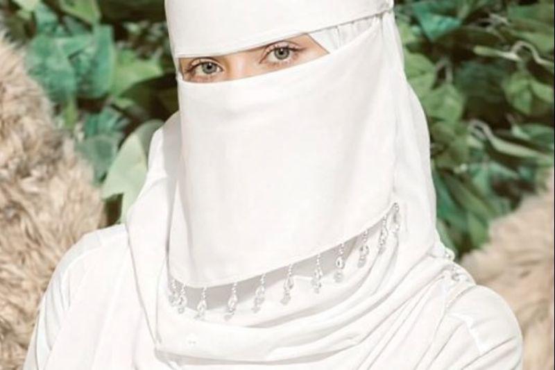 Half Square Shape Naqab with Lace